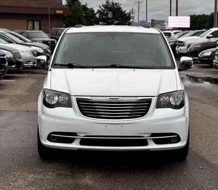 2014 Chrysler Town & Country Touring-L