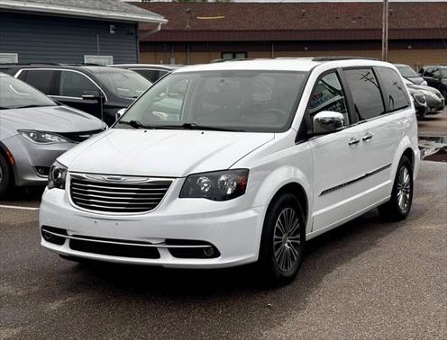 2014 Chrysler Town & Country Touring-L