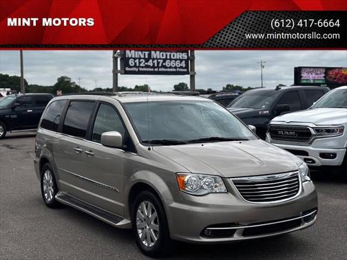 2016 Chrysler Town & Country Touring