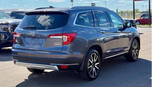 Platinum White Pearl 2023 Honda Pilot Touring 8-Passenger