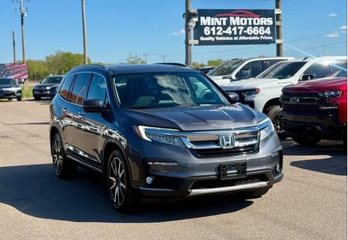 Platinum White Pearl 2023 Honda Pilot Touring 8-Passenger