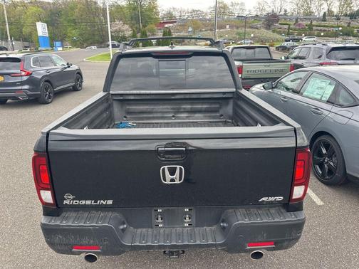Crystal Black Pearl 2023 Honda Ridgeline RTL-E