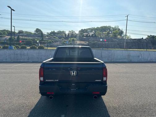 Obsidian Blue Pearl 2023 Honda Ridgeline RTL-E