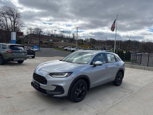 Lunar Silver Metallic 2023 Honda HR-V LX