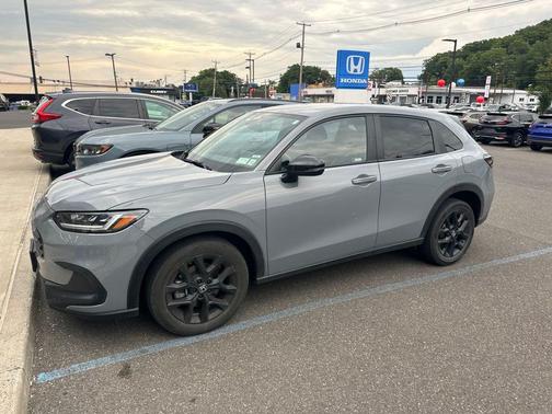 Urban Gray Pearl 2024 Honda HR-V AWD Sport