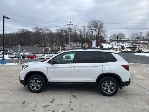 2023 Honda Passport AWD TrailSport