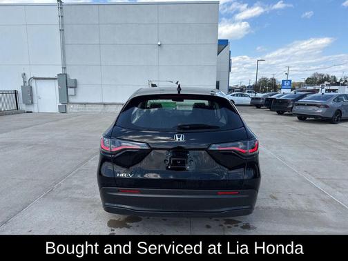 Crystal Black Pearl 2025 Honda HR-V LX