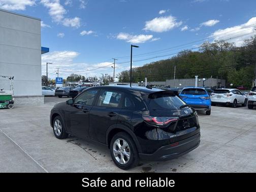 Crystal Black Pearl 2025 Honda HR-V LX
