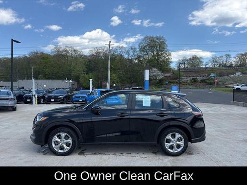 Crystal Black Pearl 2025 Honda HR-V LX
