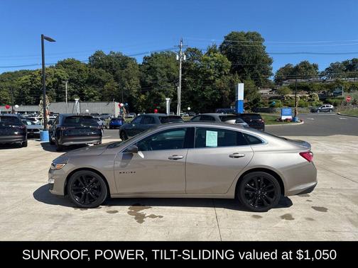 2022 Chevrolet Malibu FWD LT
