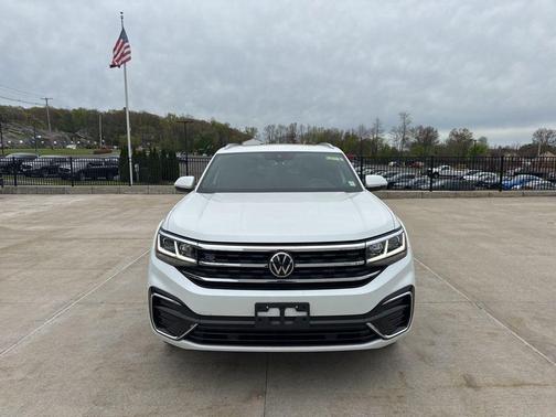 Oryx White Pearl 2022 Volkswagen Atlas Cross Sport 2.0T SEL