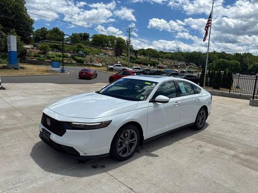Platinum White Pearl 2023 Honda Accord EX