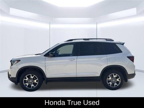 Platinum White Pearl 2023 Honda Passport AWD TrailSport