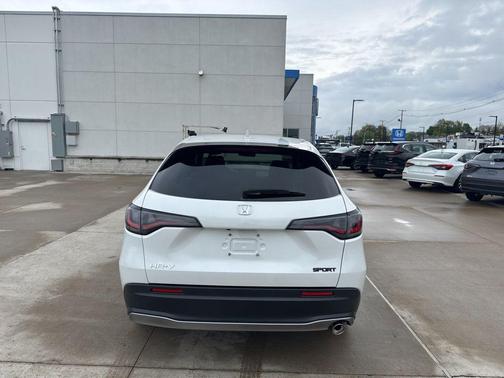 Platinum White Pearl 2024 Honda HR-V AWD Sport