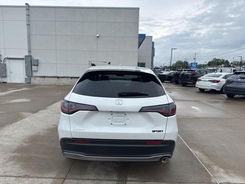 Platinum White Pearl 2024 Honda HR-V AWD Sport
