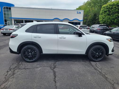 Platinum White Pearl 2027 Honda HR-V Sport