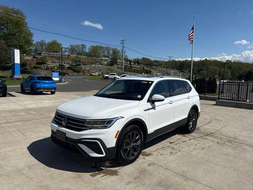 Oryx White Pearl 2022 Volkswagen Tiguan 2.0T SE 4MOTION