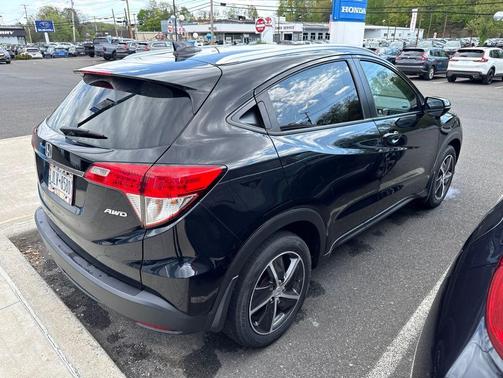Crystal Black Pearl 2022 Honda HR-V EX