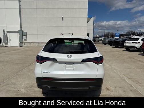 Platinum White Pearl 2024 Honda HR-V LX