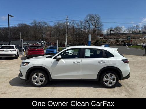 Platinum White Pearl 2024 Honda HR-V LX