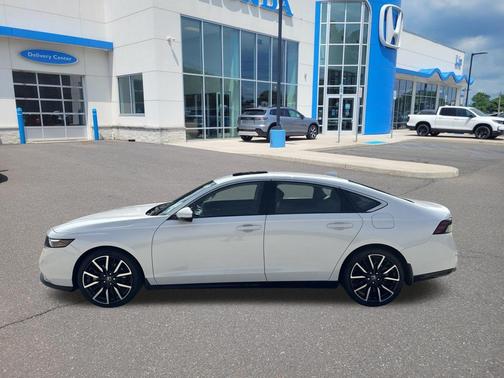 Platinum White Pearl 2024 Honda Accord Hybrid Touring
