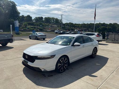 Platinum White Pearl 2024 Honda Accord Hybrid Touring