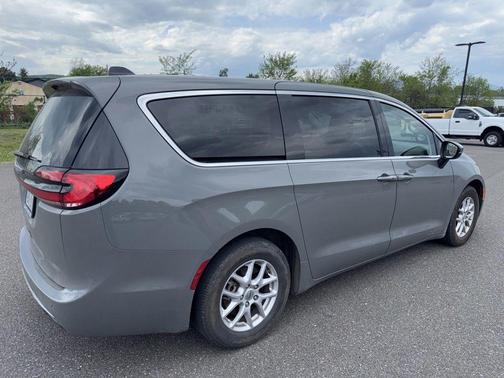 Ceramic Gray Clearcoat 2023 Chrysler Pacifica Touring L