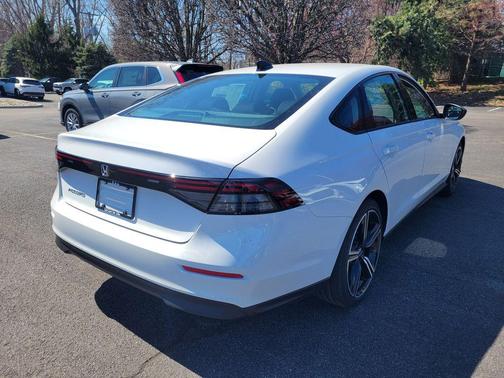 Platinum White Pearl 2026 Honda Accord SE