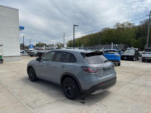 Urban Gray Pearl 2024 Honda HR-V AWD Sport