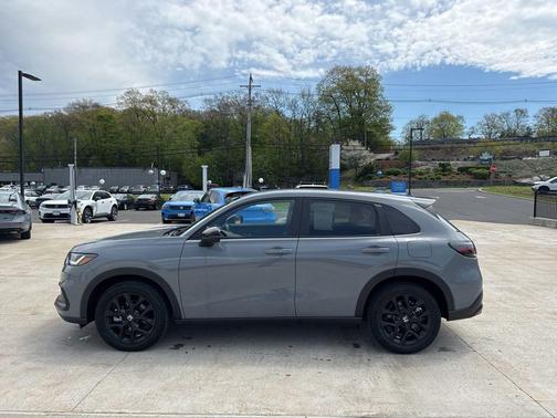 Urban Gray Pearl 2024 Honda HR-V AWD Sport