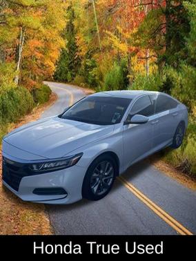 Platinum White Pearl 2019 Honda Accord LX