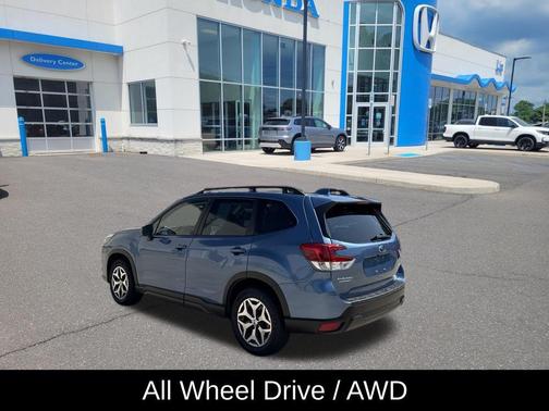 Horizon Blue Pearl 2023 Subaru Forester Premium