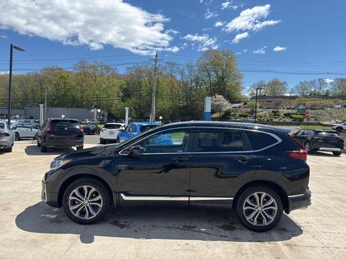 Crystal Black Pearl 2022 Honda CR-V AWD Touring