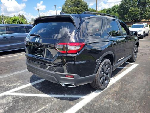 2025 Honda Pilot Sport