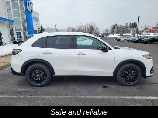 Platinum White Pearl 2026 Honda HR-V AWD Sport