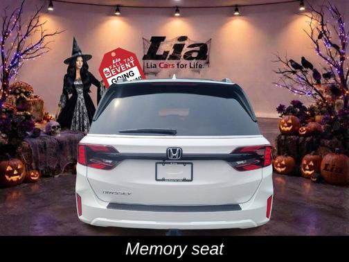 Platinum White Pearl 2026 Honda Odyssey EX-L