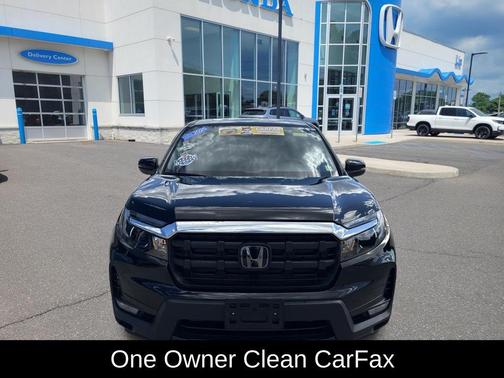 Crystal Black Pearl 2025 Honda Ridgeline RTL