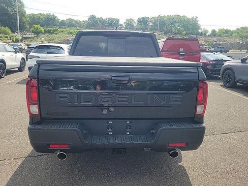 Crystal Black Pearl 2025 Honda Ridgeline RTL