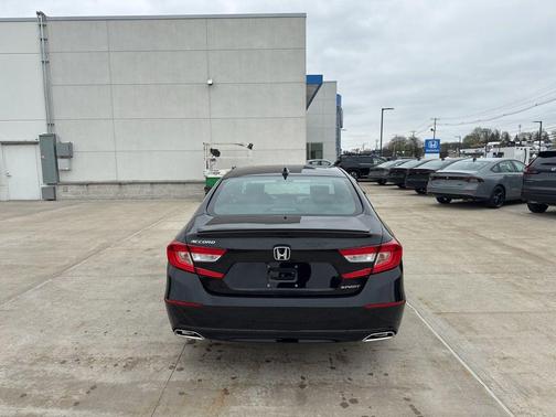 Crystal Black Pearl 2022 Honda Accord Sport 1.5T