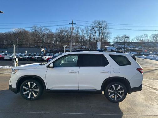 2023 Honda Pilot Touring 8-Passenger