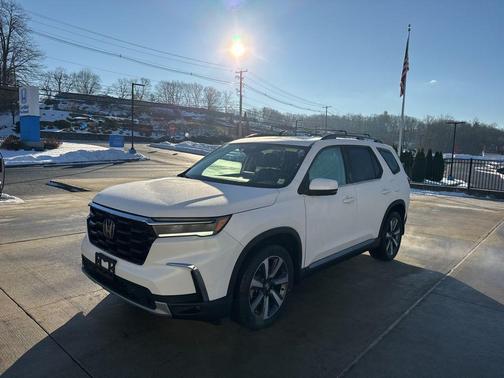 2023 Honda Pilot Touring 8-Passenger