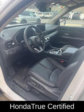 2023 Honda Pilot Touring 8-Passenger