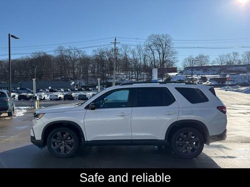 2023 Honda Pilot AWD Sport