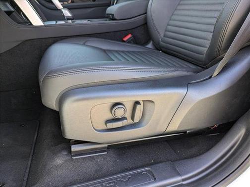 2025 Land Rover Discovery Sport S