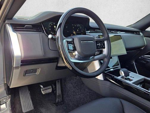 Santorini Black Metallic 2026 Land Rover Range Rover P400 SE