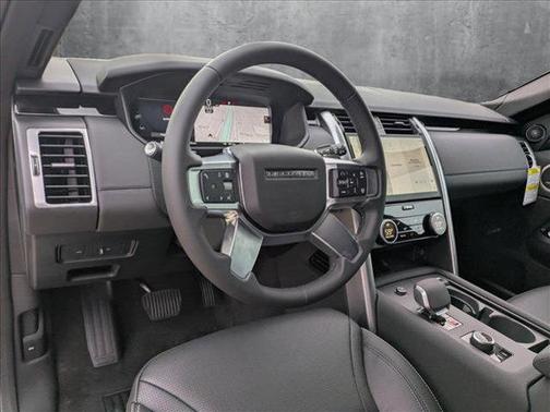 2025 Land Rover Discovery P300 S