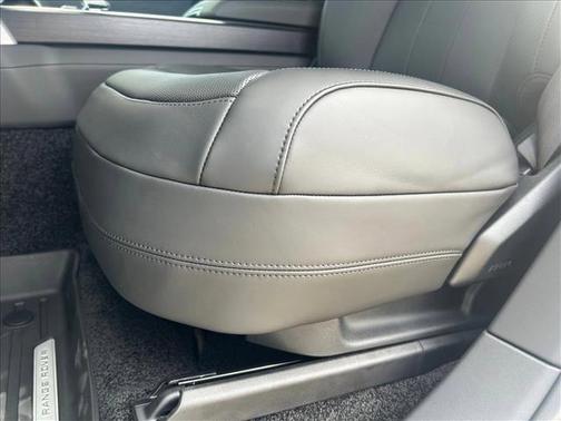 2025 Land Rover Range Rover P400 SE