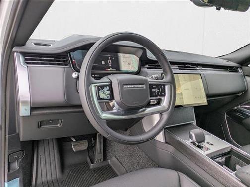 2025 Land Rover Range Rover P530 SE 7 Seat