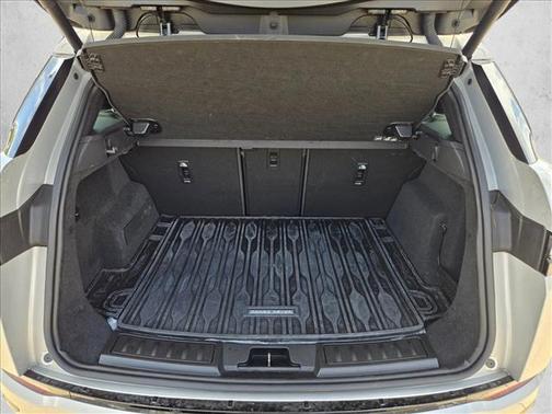 Seoul Pearl Silver Metallic 2026 Land Rover Range Rover Evoque Core S