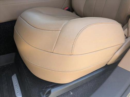 2025 Land Rover Range Rover P400 SE 7 Seat